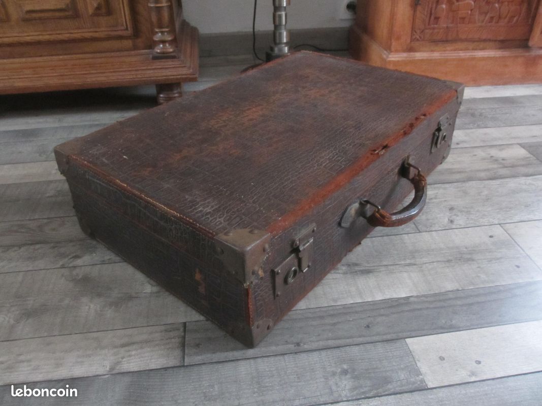 Ancienne valise en cuir effet crocodile (image 2)