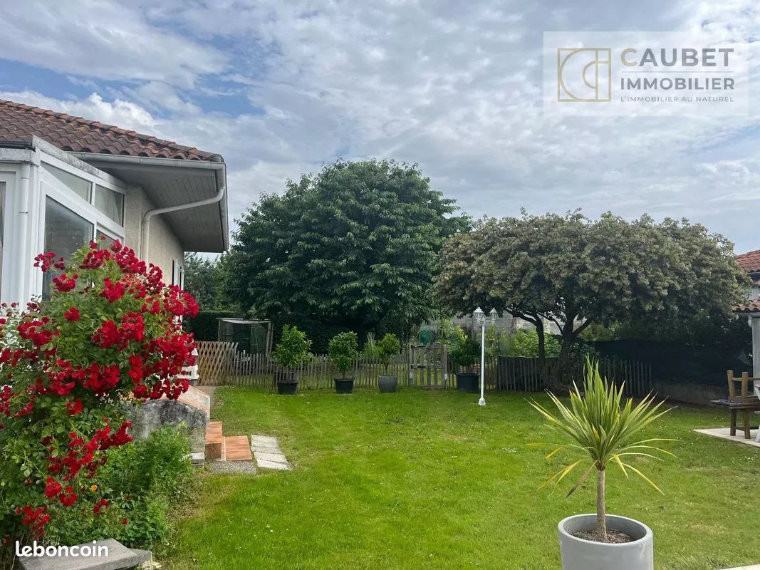 Appartement 4 pièces 105 m² · à Lagarde · 105 m² · 1 100 €