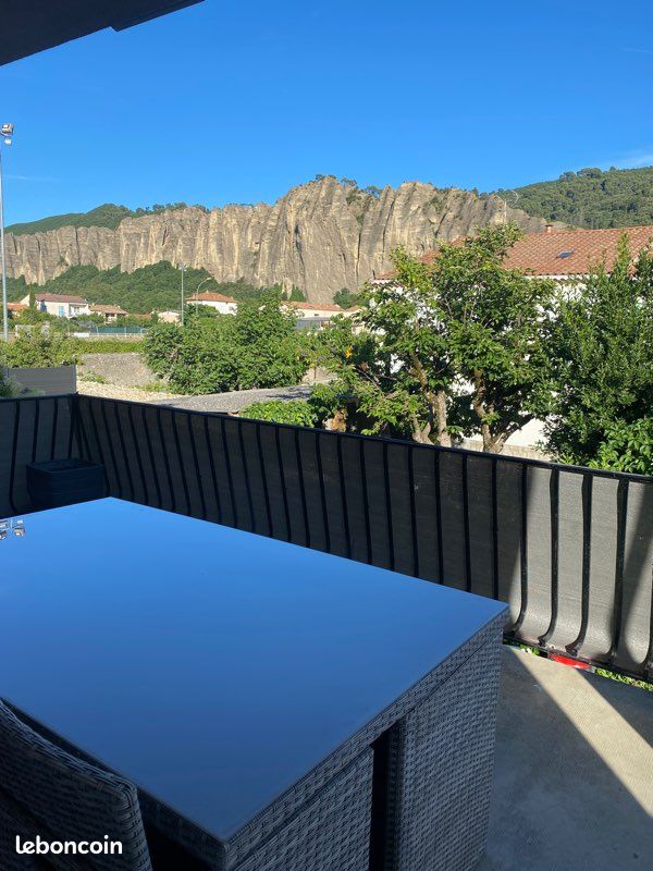 Haut de Villa avec grande terrasse idéalement situé en plein cœur de la Provence (image 1)