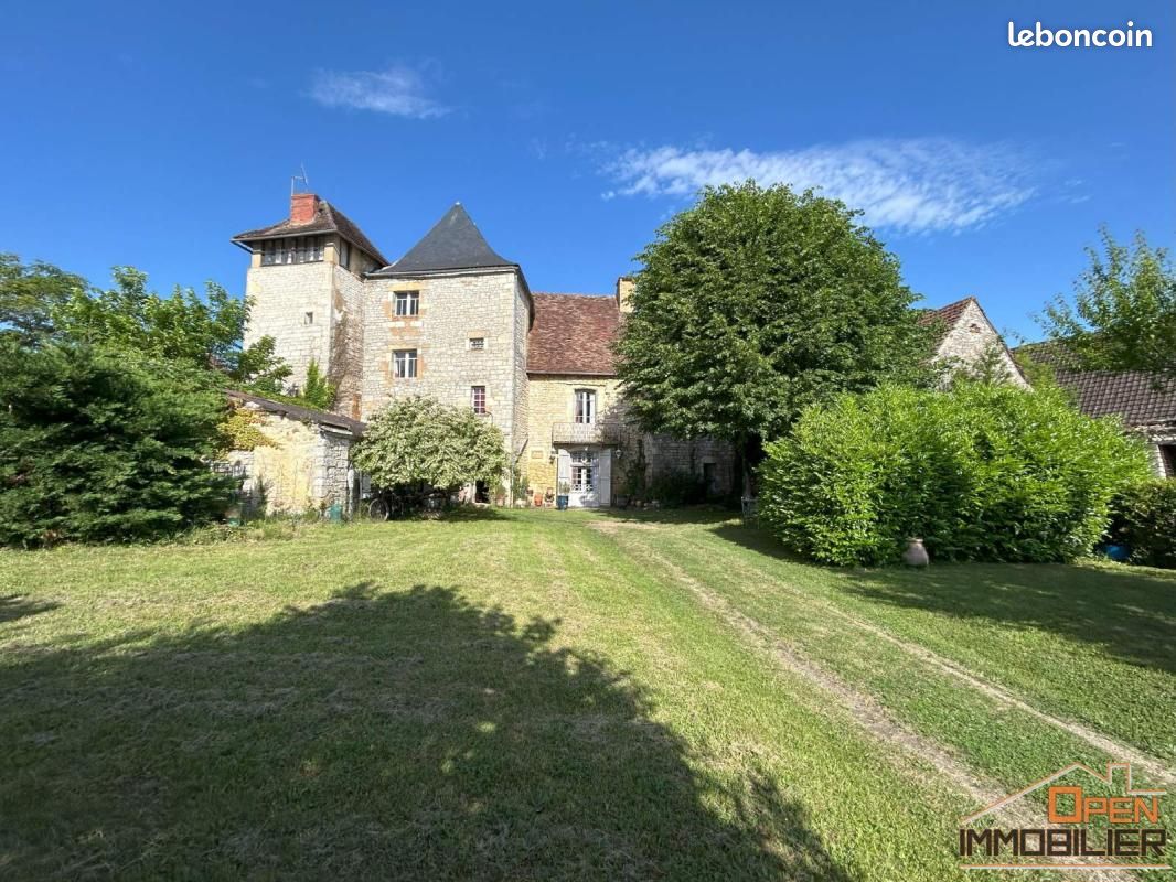 Maison 9 pièces 246 m² · à Gourdon · 246 m² · 199 900 €