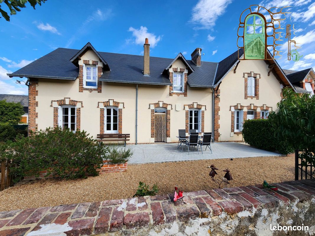 Maison 10 pièces 208 m² · à Sargé-sur-Braye · 208 m² · 282 000 €
