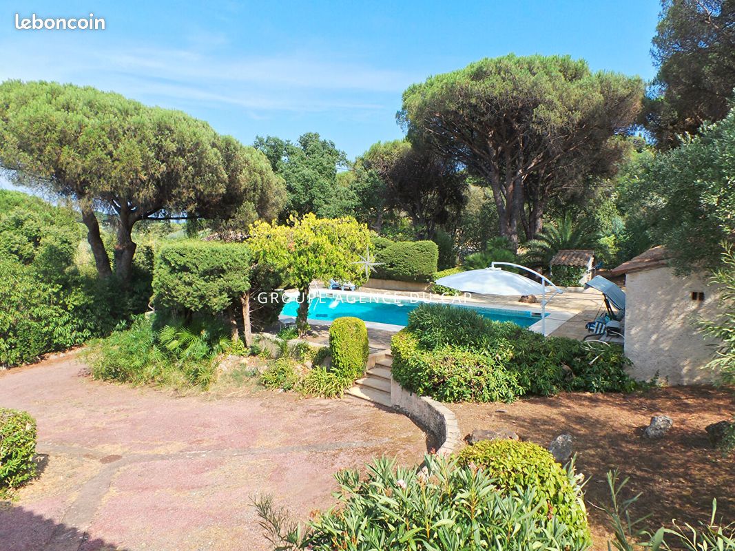 Terrain 5340 m² · à Sainte-Maxime · 5 340 m² · 2 750 000 €