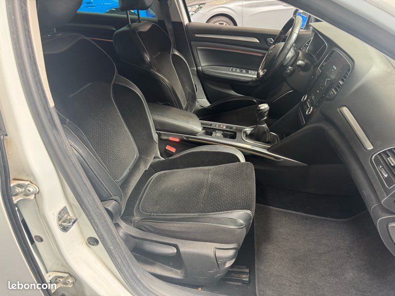 RENAULT MEGANE 4 Estate 1,5 dci 110 (image 5)