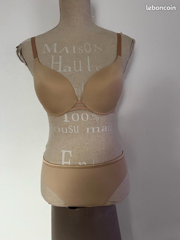 Ensemble soutien gorge et slip tanga nude Marque Maison Lejaby (image 1)
