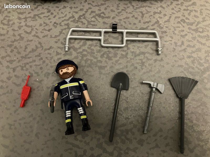 PLAYMOBIL 9466, CAMION DE POMPIERS 4X4, avec canon à mousse (image 9)