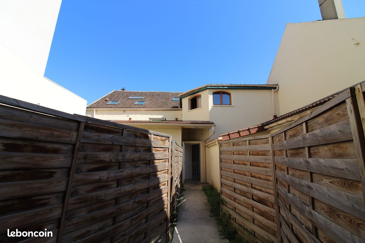 Immeuble 363 m² · à Champigny-sur-Marne · 363 m² · 1 399 840 €