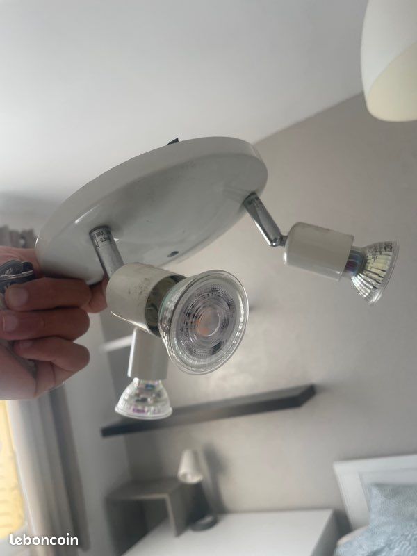 Luminaire led avec ses ampoules led (image 1)
