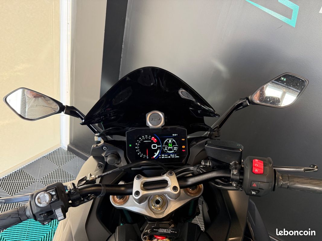 Suzuki GSX-S 1000 GT - 1ère main / GPS Tomtom / Bagagerie / Bulle haute Ermax (image 9)