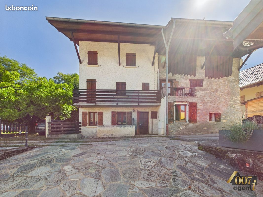 Maison 3 pièces 101 m² · à Châteauneuf · 101 m² · 230 000 €