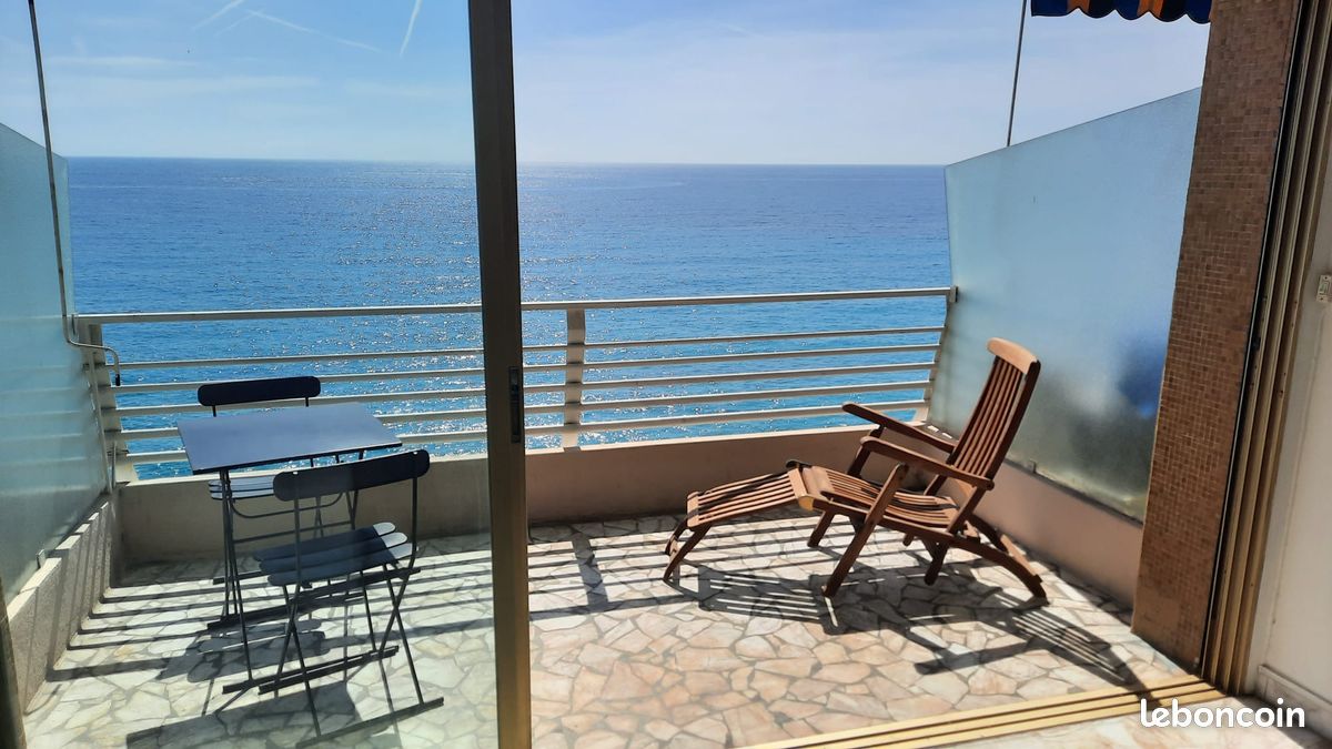 Grand studio au cinquième étage face à la mer à Menton pour 4 personnes Cote d Azur Provence (image 4)