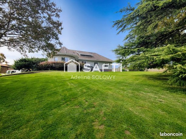 Villa 7 pièces 241 m²