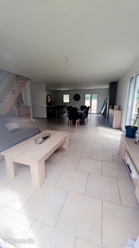 Maison 4 pièces 117 m² · à Mésanger · 117 m² · 990 €/mois