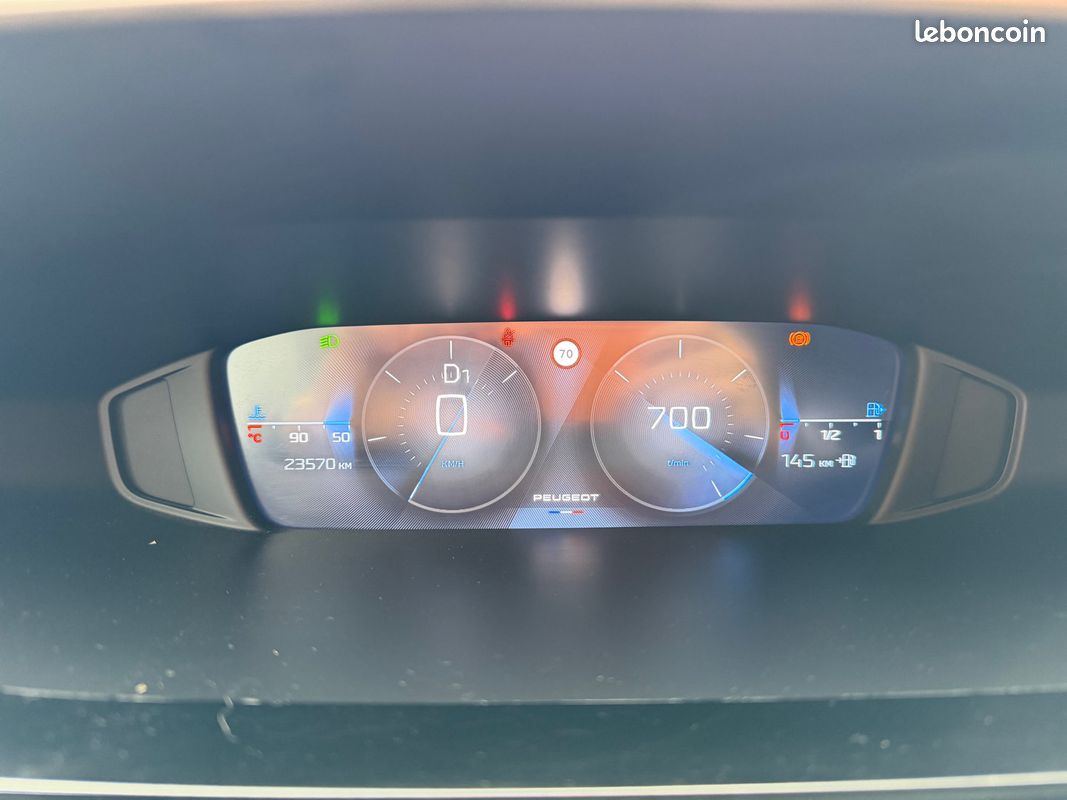 Peugeot 308 1.5 bluehdi 130ch 2023 (image 11)