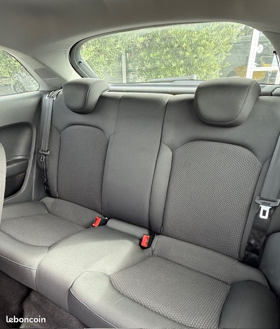 Superbe A1 1.6 TDI 116ch Business line S tronic 7 (image 5)