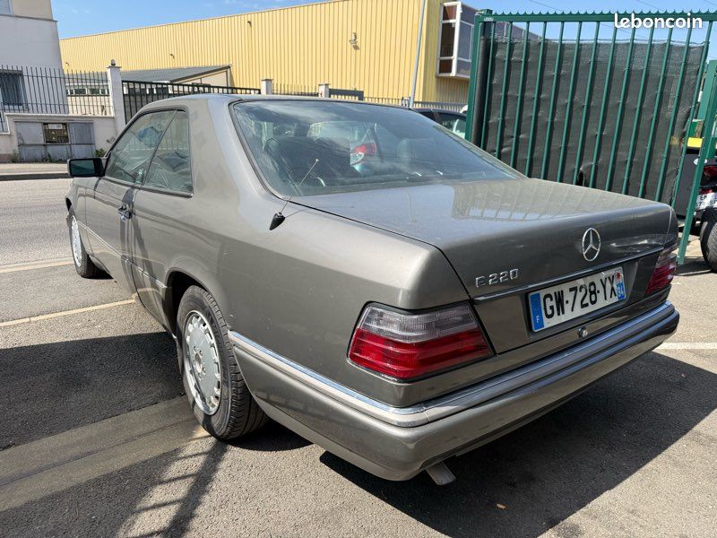 Mercedes benz classe e 220 ce rare collection (image 3)