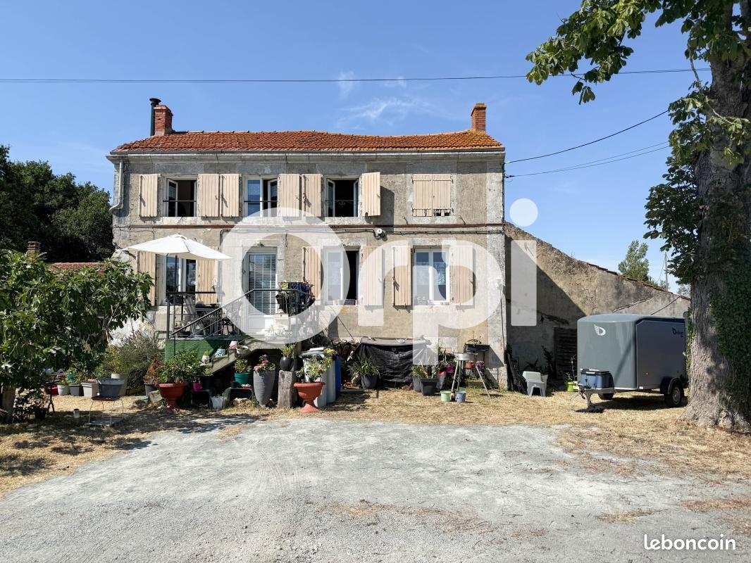 Maison 3 pièces 80 m² · à Saint-Laurent-de-la-Prée · 80 m² · 210 000 €