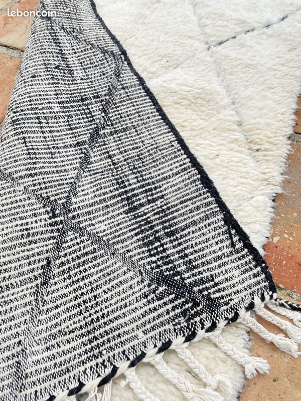 Tapis Beni Ouarain berbère – 182 × 106 cm – Tissé main – Laine naturelle – Fait main - Décoration bohème – Tapis marocain unique (image 9)