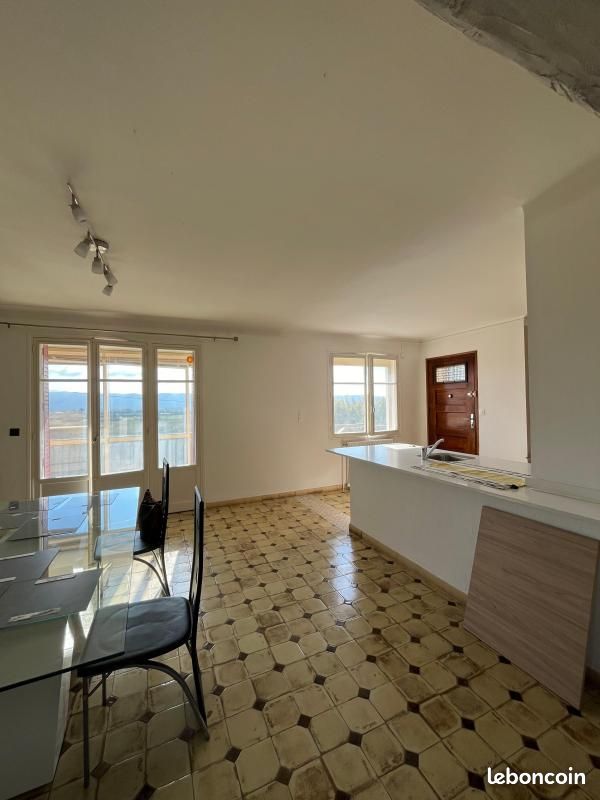Appartement 3 pièces 113 m² · à Villeneuve · 113 m² · 960 €/mois