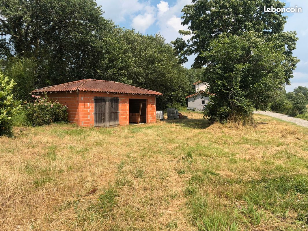 Terrain à batir 850m² avec garage existant · à Pujaudran · 73 000 €