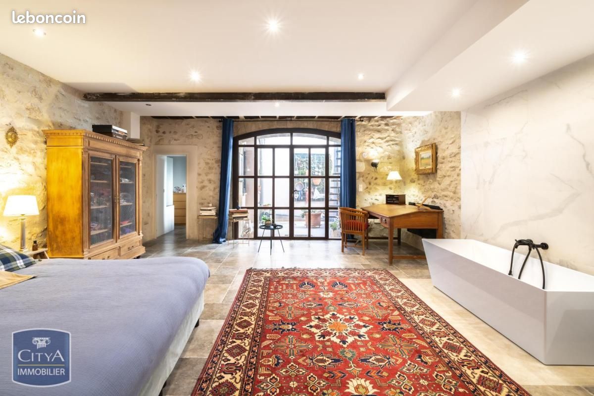 Maison 5 pièces 192 m² · à Rochefort-du-Gard · 192 m² · 399 000 €