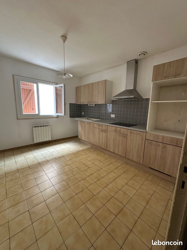 Appartement 4 pièces 100 m² · à Limoux · 100 m² · 600 €