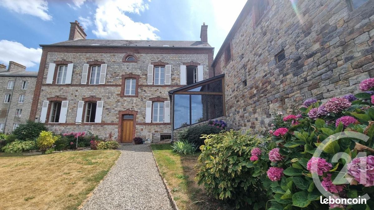 Maison 9 pièces 188 m² · à Domfront en Poiraie · 188 m² · 291 500 €