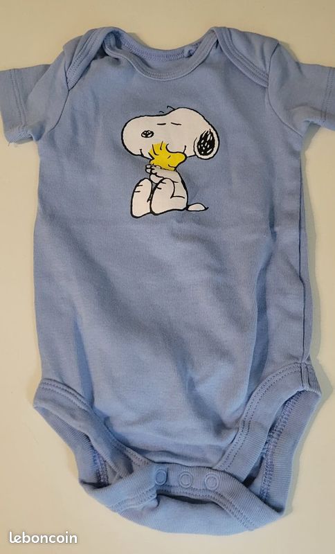 Lot bodys + ensemble bébé 3 à 6 mois très bon état (image 3)