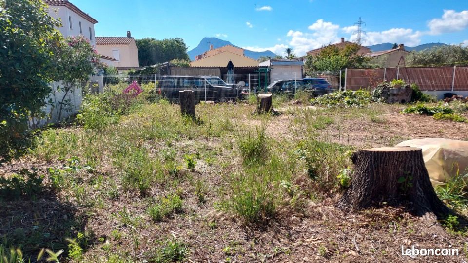 Terrain 390 m² La Crau · 205 000 €