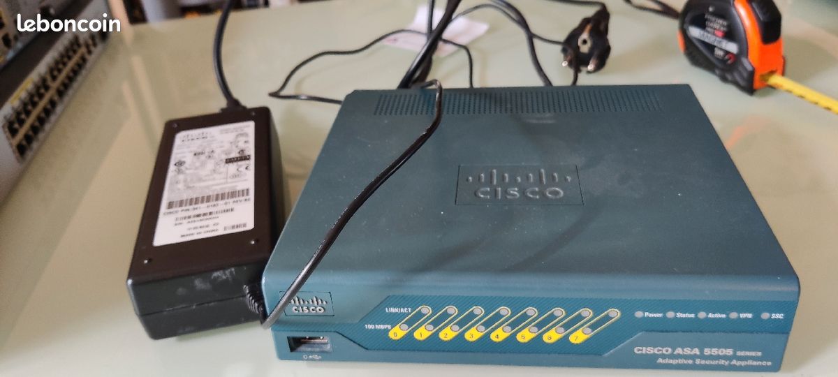 Cisco ASA 5505 (image 1)