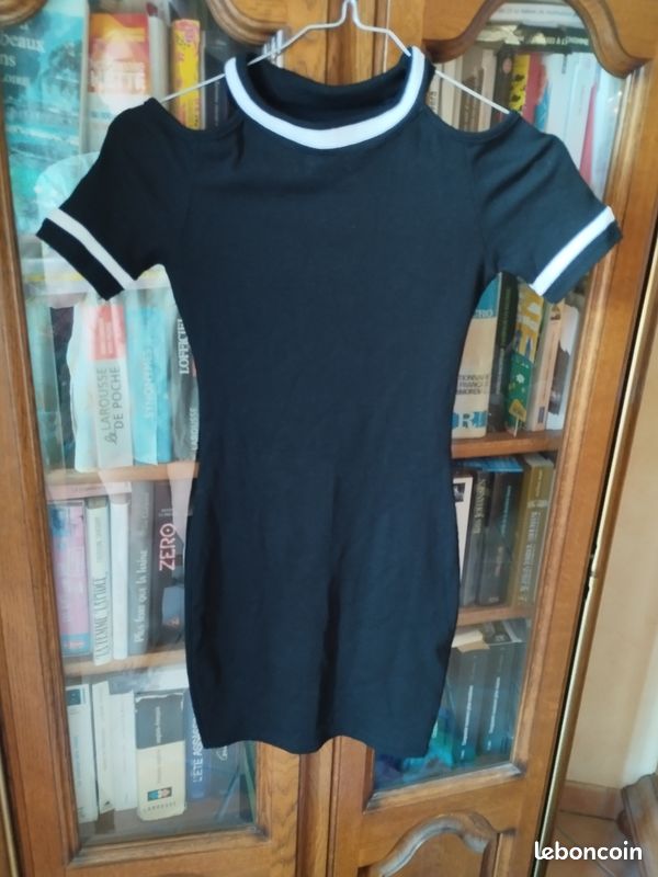 Robe taille 34 - XS - 2 euro si à envoyer (image 1)