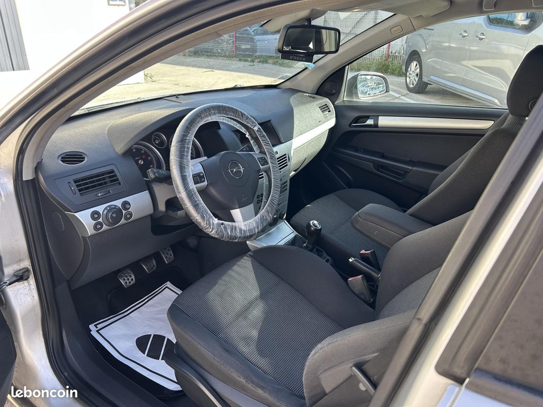 OPEL ASTRA 1.9 CDTI 120 Magnetic (image 6)
