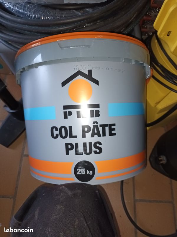 Colle carrelage (image 1)