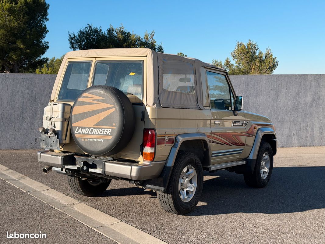 Toyota Land Cruiser GRJ71 bâché –essence V6 4.0L 228 ch BVM (image 2)