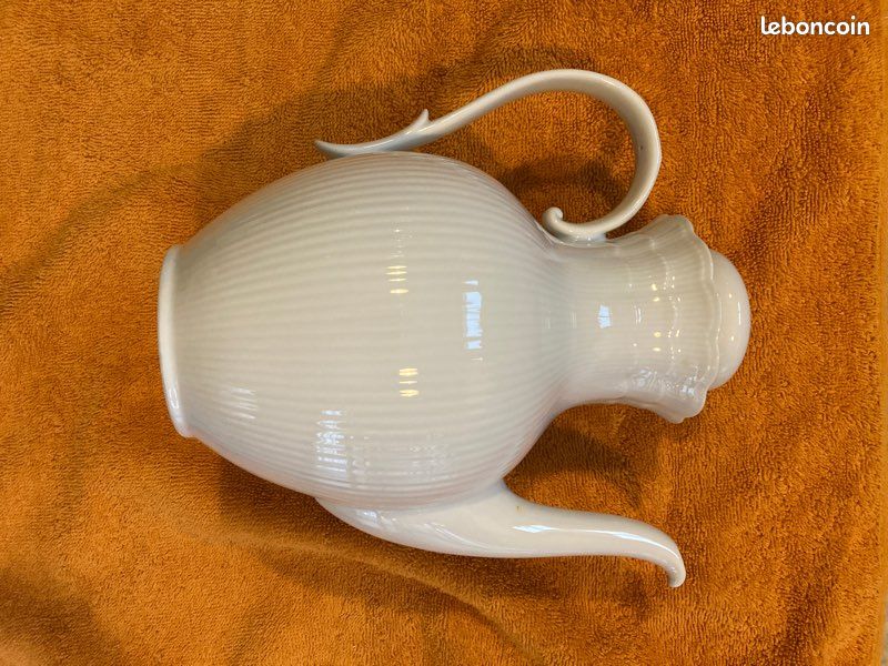 Théière neuve en porcelaine (image 3)
