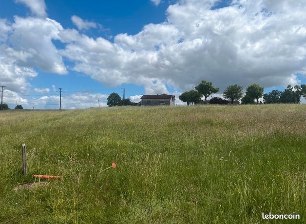Terrain 1 560 m² Saint Avit