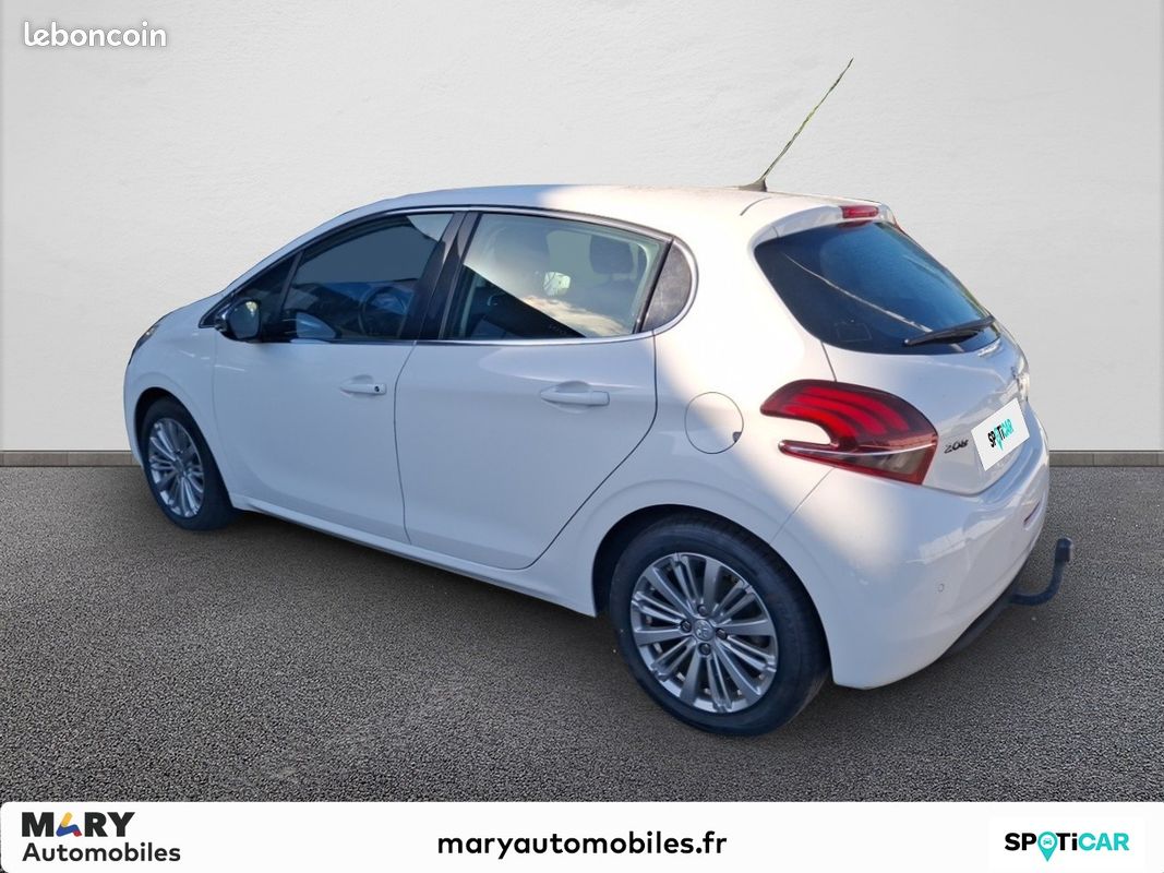 PEUGEOT 208 1.2 PureTech 110ch S&S BVM5 Allure (image 2)