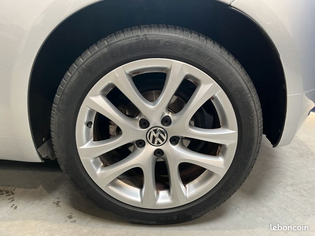VOLKSWAGEN Scirocco 1.4 TSI 160ch Sportline - 2009 - DYNAUDIO - Projecteur Bi-Xenon (image 27)