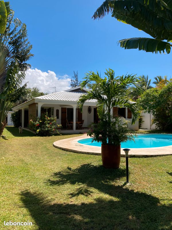 Maison 5 pièces 112 m² · à L'Étang-Salé · 112 m² · 1 060 000 €