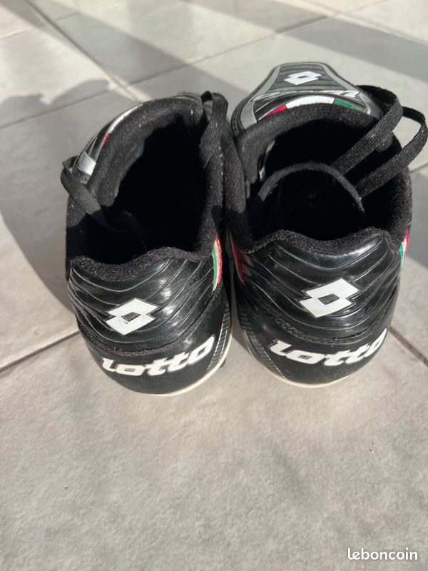 Chaussures De Foot Lotto Taille 10 - Crampons Moulés Neuves Emballées