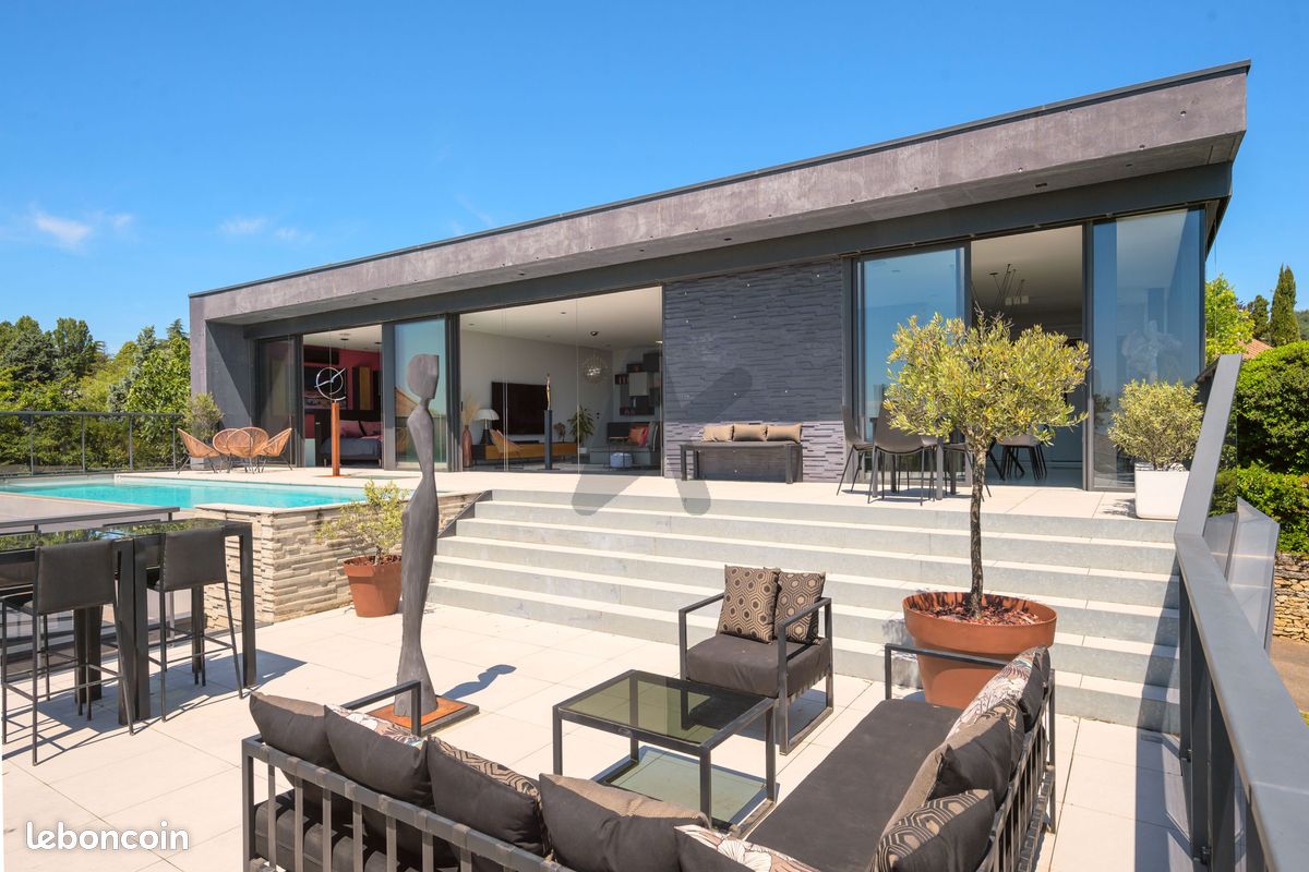 Maison 6 pièces 241 m² · à Saint-Didier-au-Mont-d'Or · 241 m² · 2 190 000 €