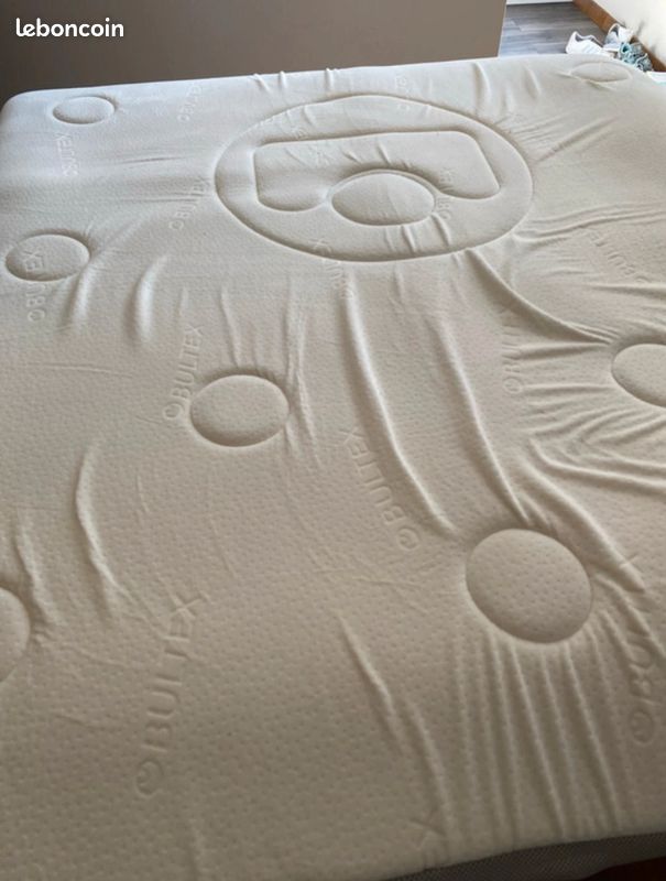 Surmatelas bultex, 140 X 200 cm, 5 cm d'épaisseur, ayant servi 3 mois (image 2)