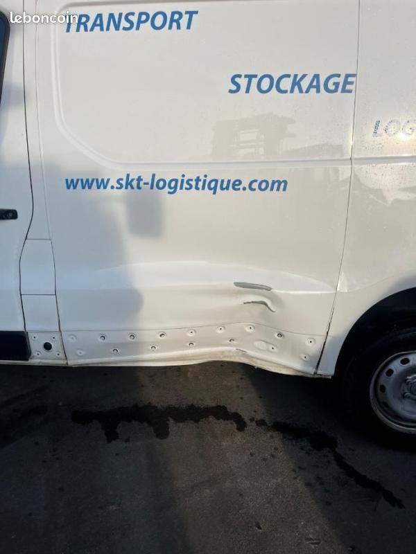 Renault Trafic FOURGON FGN L1H1 2T8 BLUE DCI 110 CH ACCIDENTEE (image 7)