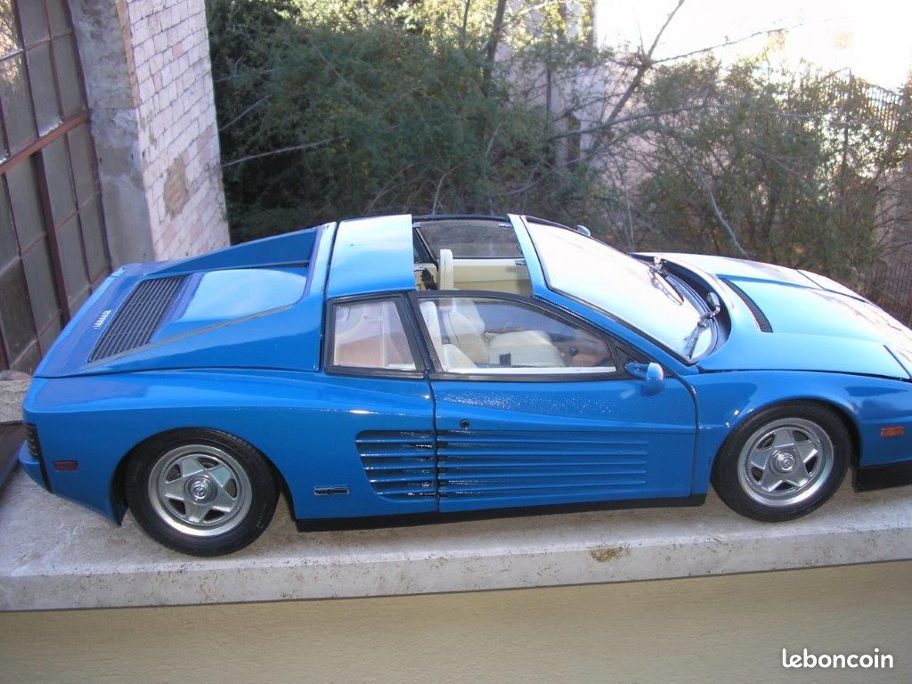 Pocher Ferrari Testarossa TARGA 1/8 schaalmodellen (image 1)