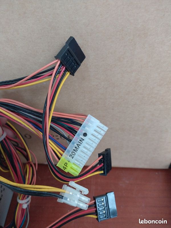 Vends alimentation pour PC fixe Eden PSX-A830 V2.2, puissance annoncée 480 W max (image 2)