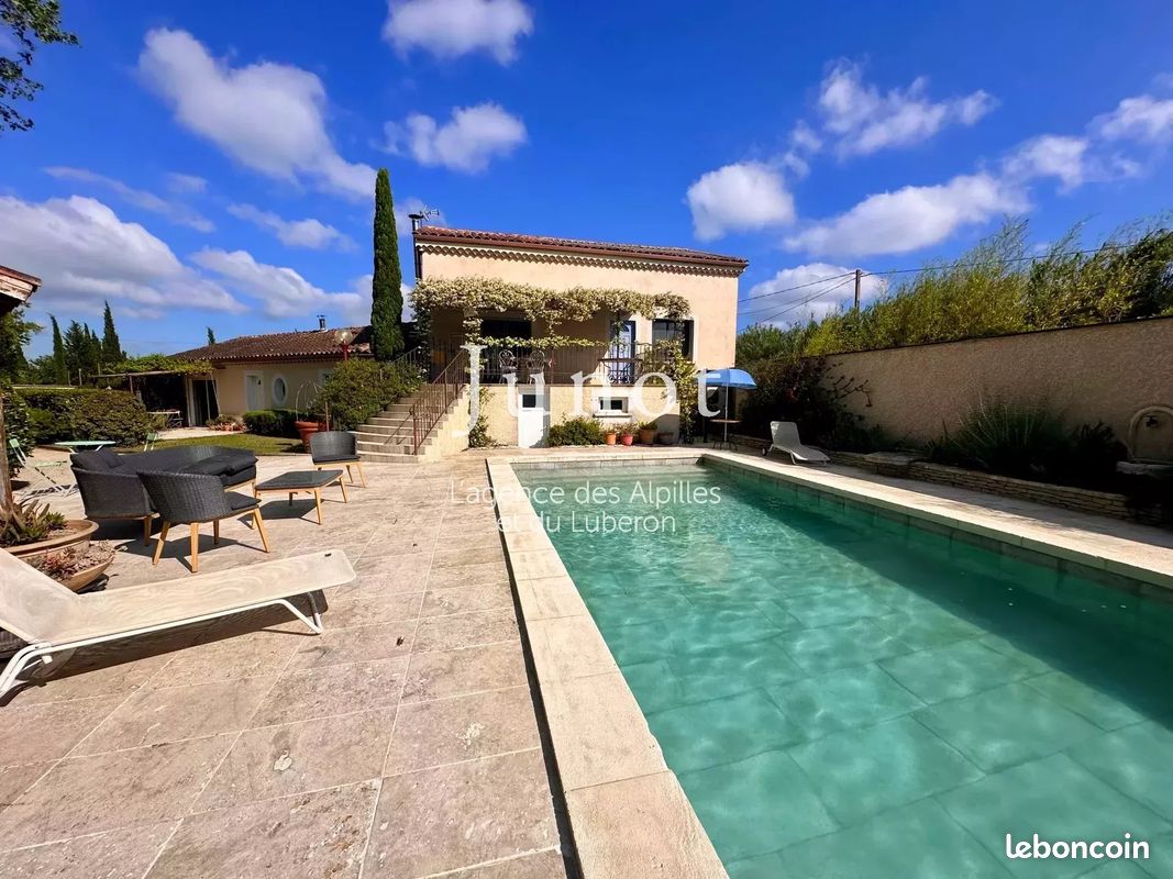 Maison 9 pièces 210 m² · à Saint-Rémy-de-Provence · 210 m² · 735 000 €