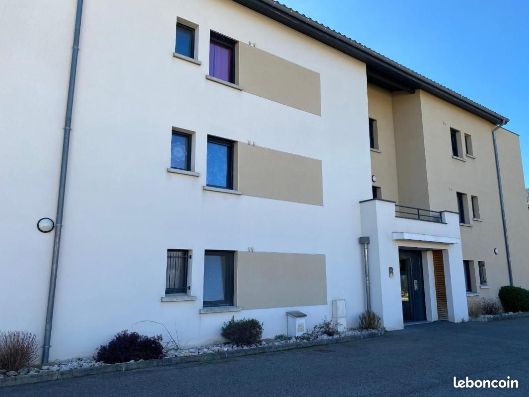 Appartement 2 pièces 51 m² · à Guilherand-Granges · 51 m² · 760 €