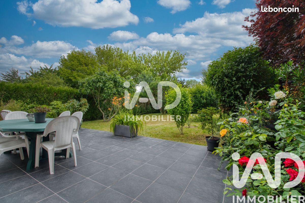Maison 5 pièces 106 m² · à Saint-Thibault-des-Vignes · 106 m² · 367 000 €
