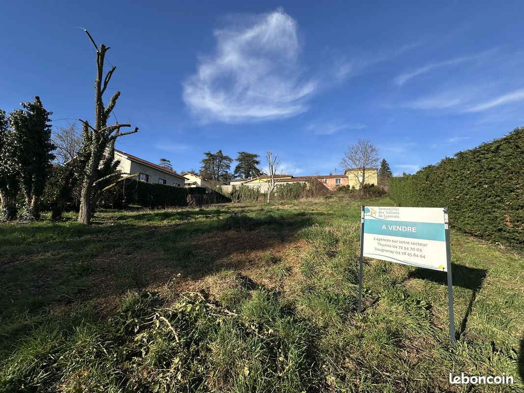 Terrain 555 m² · à Thurins · 555 m² · 139 000 €