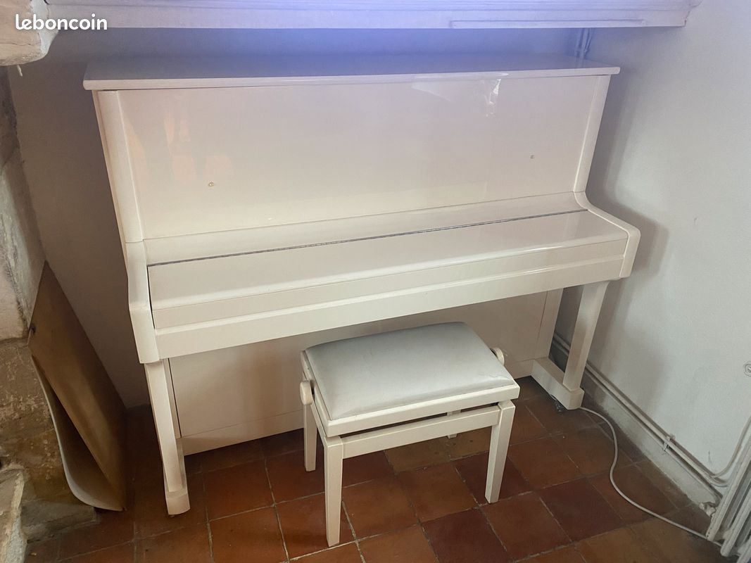 Piano Fleurich droit, laqué blanc, comme neuf, peu joué, 3200 (image 1)