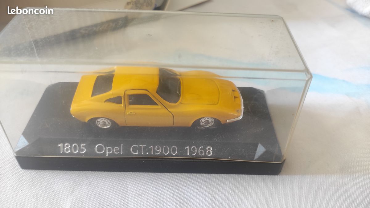 Solido Opel GT 1/43 - Vert Citron - Réf 171 - Série 100 - Brésil
